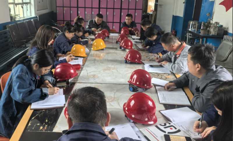 工投公司機關(guān)黨支部開展&ldquo;踐行八項規(guī)定守初心 淬煉作風(fēng)本色擔(dān)使命&rdquo;主題黨日活動