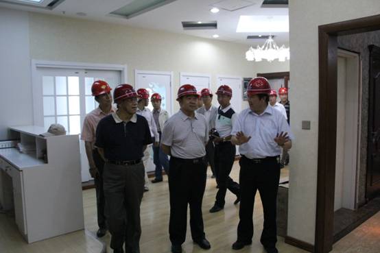 青海省經(jīng)濟(jì)委員會(huì)黨組書記、主任，省國資委  黨委副書記、副主任吳海昆實(shí)地考察物產(chǎn)集團(tuán)重點(diǎn)項(xiàng)目