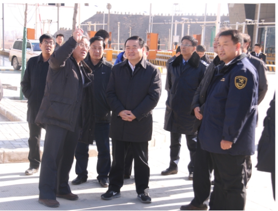 省委副書記、省長(zhǎng)郝鵬視察青海曹家堡保稅物流中心