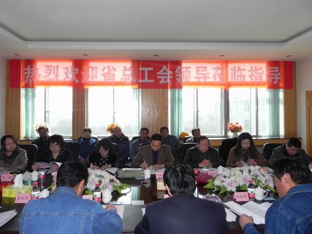 深入車間班組、&ldquo;零距離&rdquo;接觸職工、體驗(yàn)職工生活、傾聽職工心聲