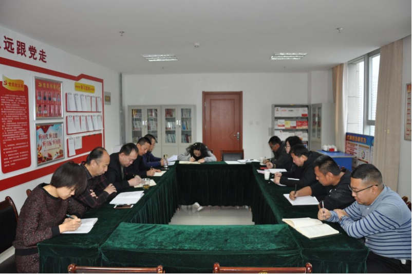 銘記&ldquo;生命線&rdquo;、分清&ldquo;是非線&rdquo; 修筑&ldquo;防腐線&rdquo;、不踩&ldquo;高壓線&rdquo;