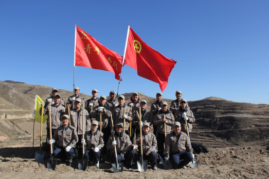 有一種奉獻(xiàn)叫&ldquo;五四精神&rdquo;，有一種擔(dān)當(dāng)叫&ldquo;青年突擊隊&rdquo;